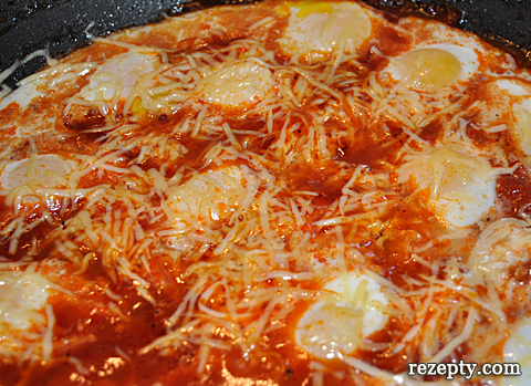 яйца пашот в томатном соусе фото рецепт