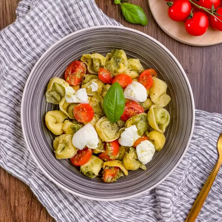 Tortellini Salat mit Pesto