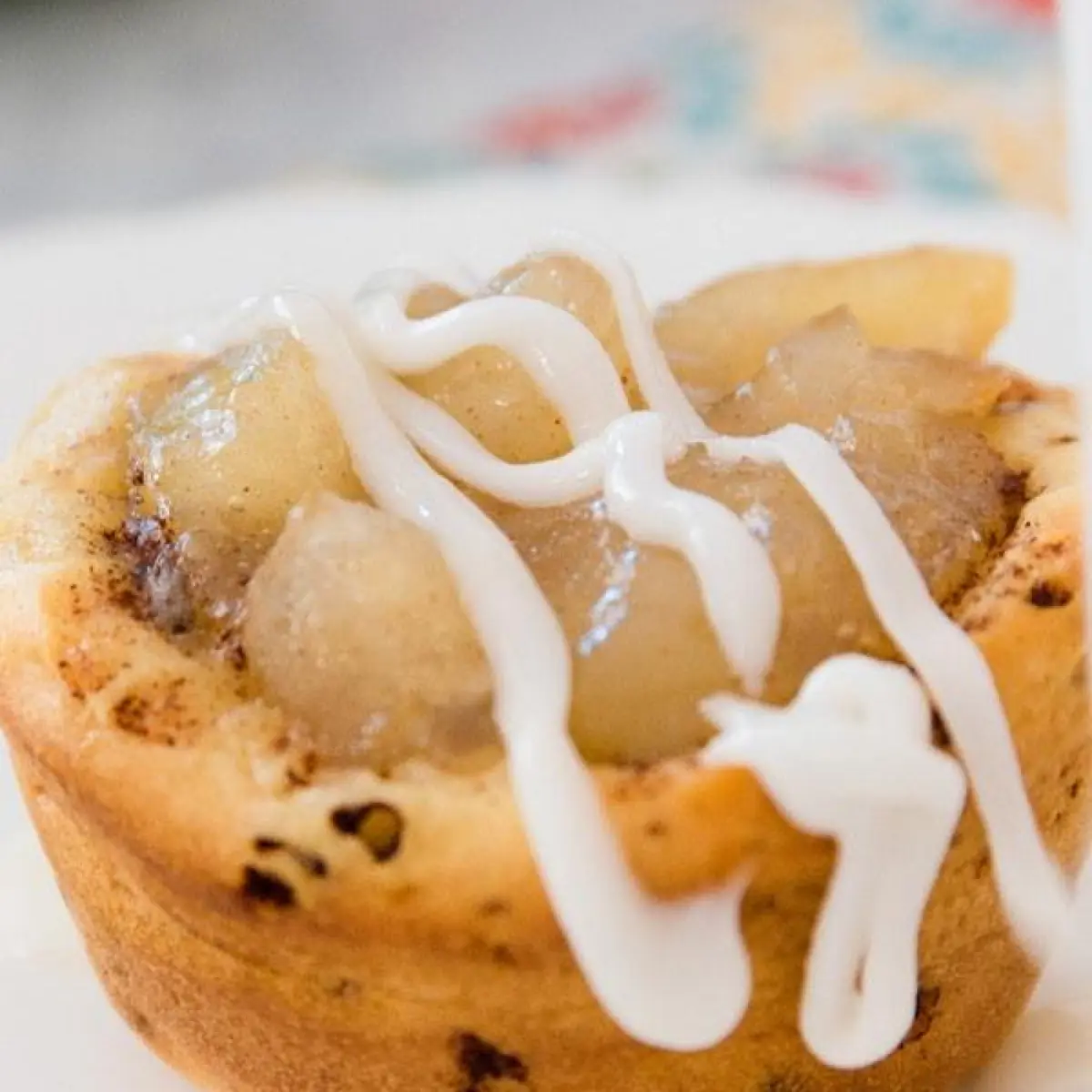 3-Ingredient Cinnamon Roll Apple Pie Cups