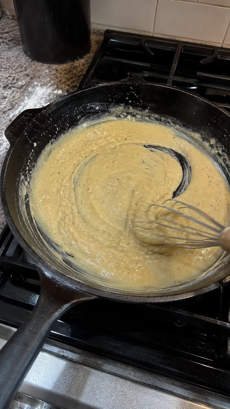Slow Cooker Chicken and Gravy over Mashed Potatoes (3)