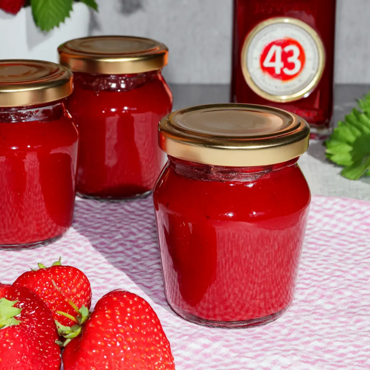 Erdbeer Vanille Marmelade mit Likör 43